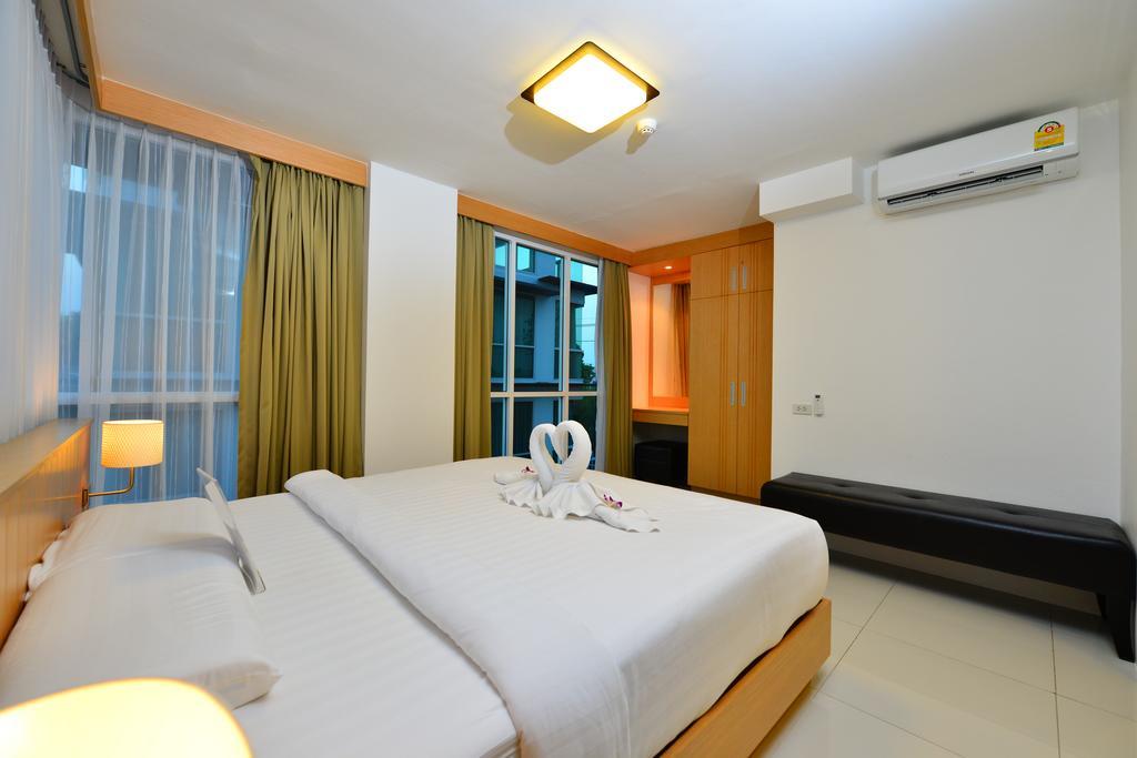 Modern Thai Suites Phuket Exterior foto