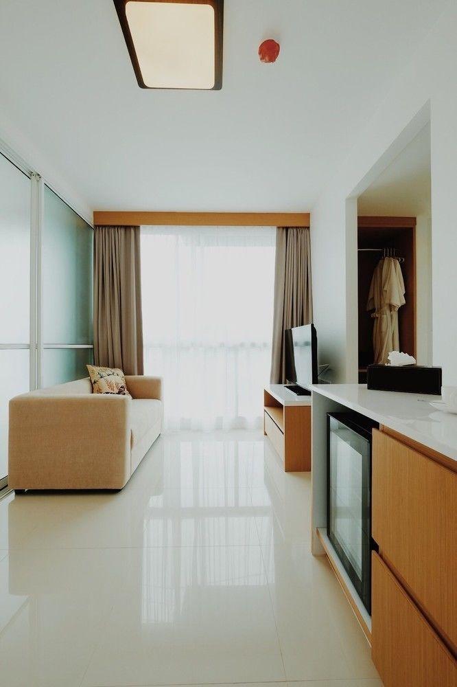 Modern Thai Suites Phuket Exterior foto