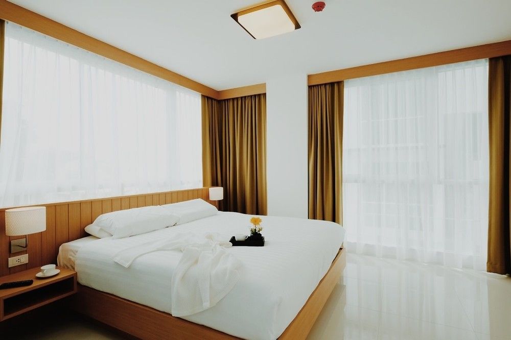 Modern Thai Suites Phuket Exterior foto